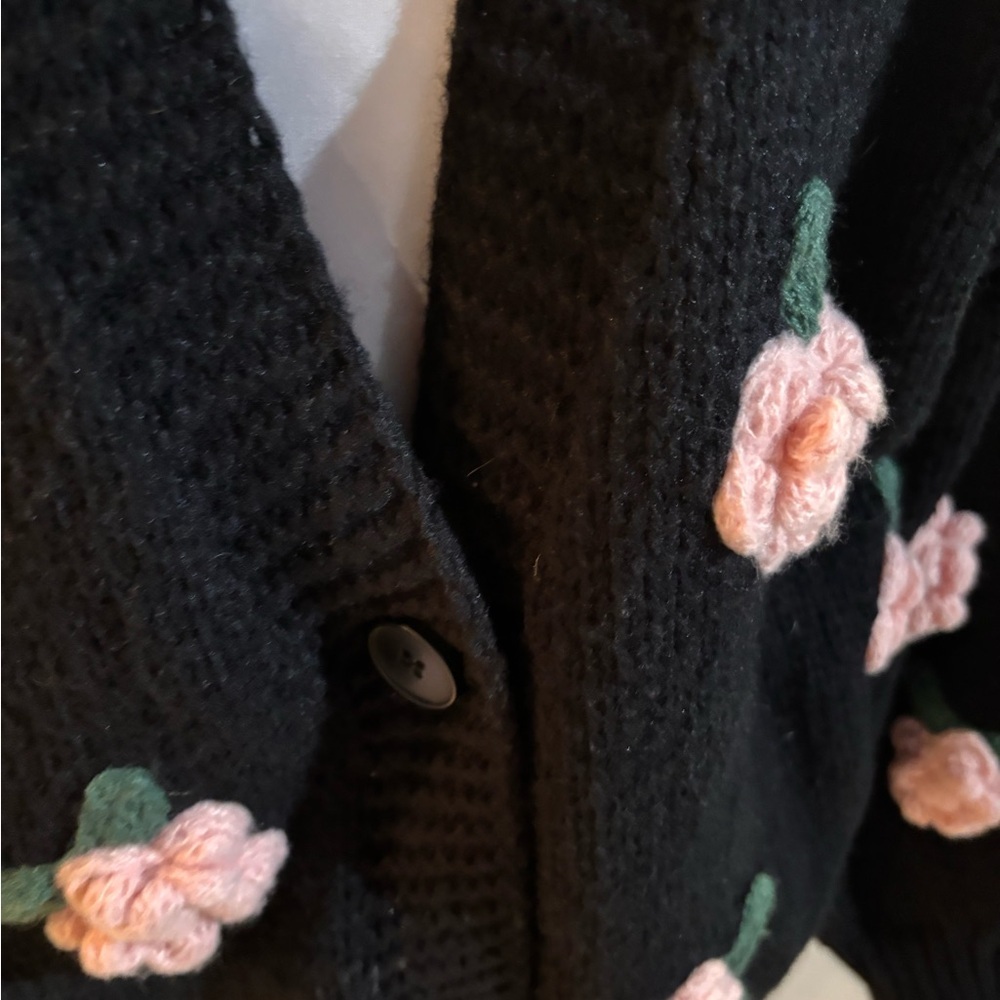 Luna Ivy Floral Embroidered Black Cardigan Sweater Crochet Roses - Picture 3 of 5